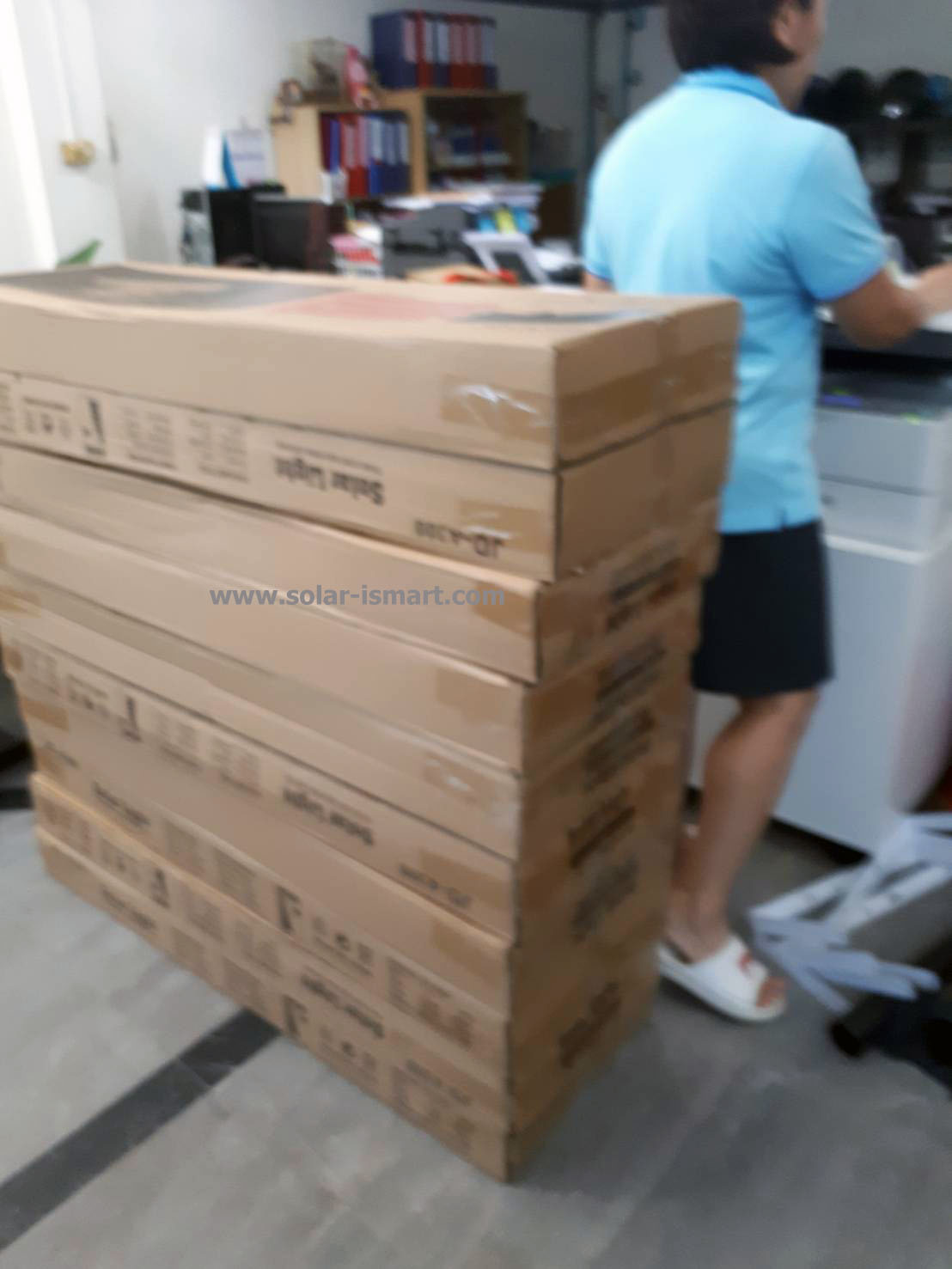 ไฟถนนโซล่าเซลล์ 300w